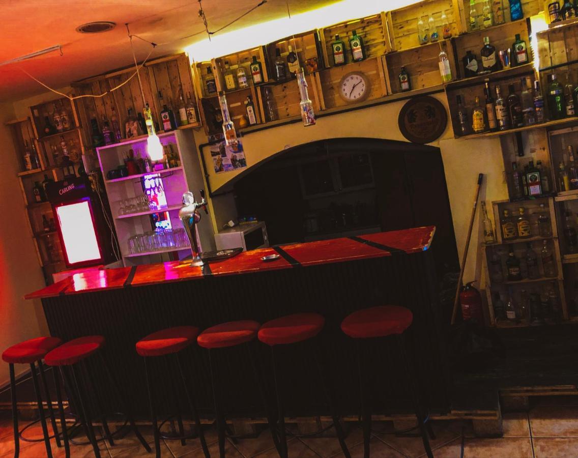 Whole Basement Former Pub3 For Bachelor / Bachelorette Party 布达佩斯 外观 照片