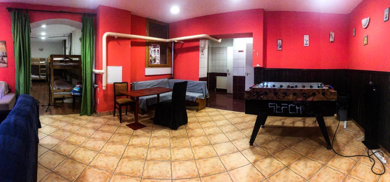 Whole Basement Former Pub3 For Bachelor / Bachelorette Party 布达佩斯 外观 照片