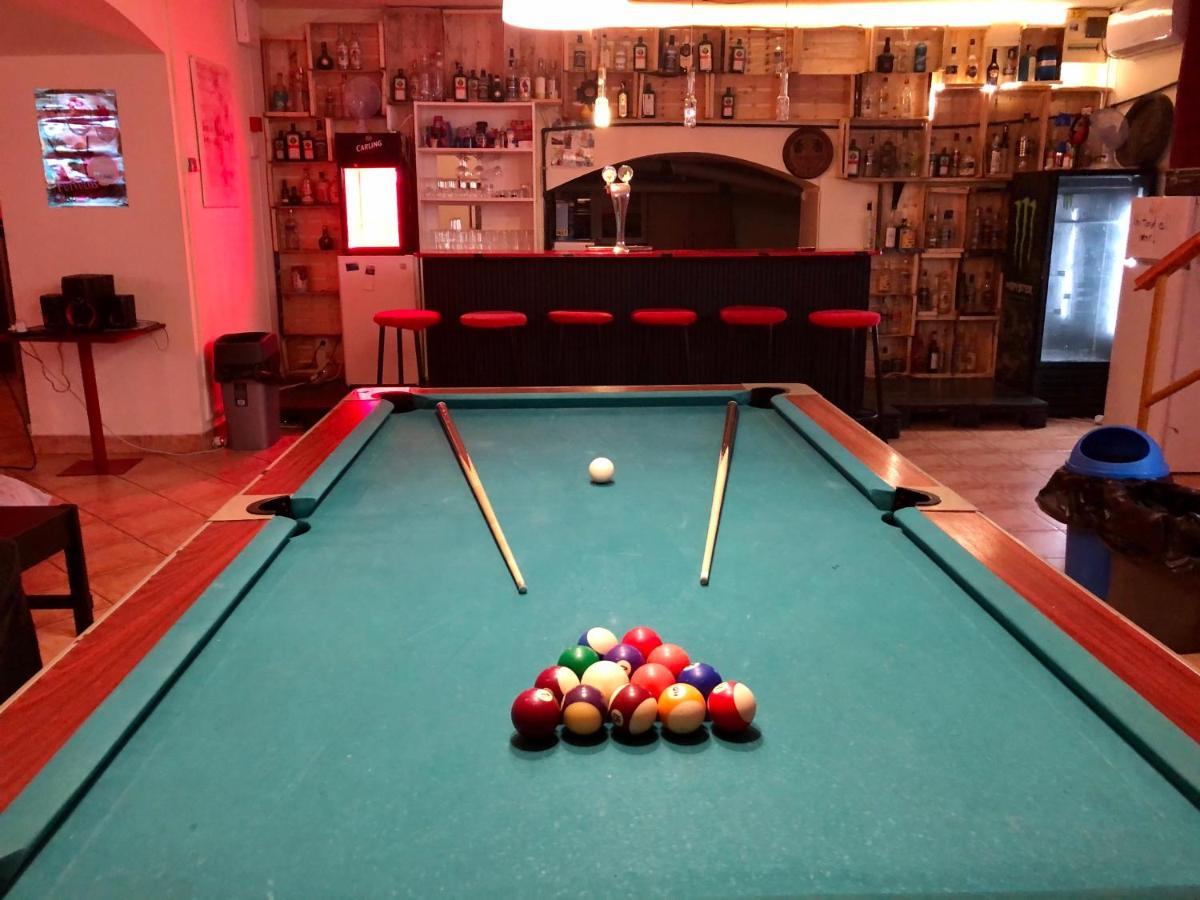 Whole Basement Former Pub3 For Bachelor / Bachelorette Party 布达佩斯 外观 照片