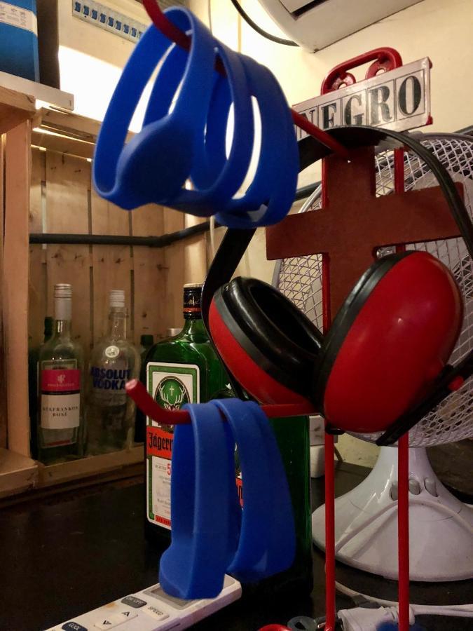Whole Basement Former Pub3 For Bachelor / Bachelorette Party 布达佩斯 外观 照片