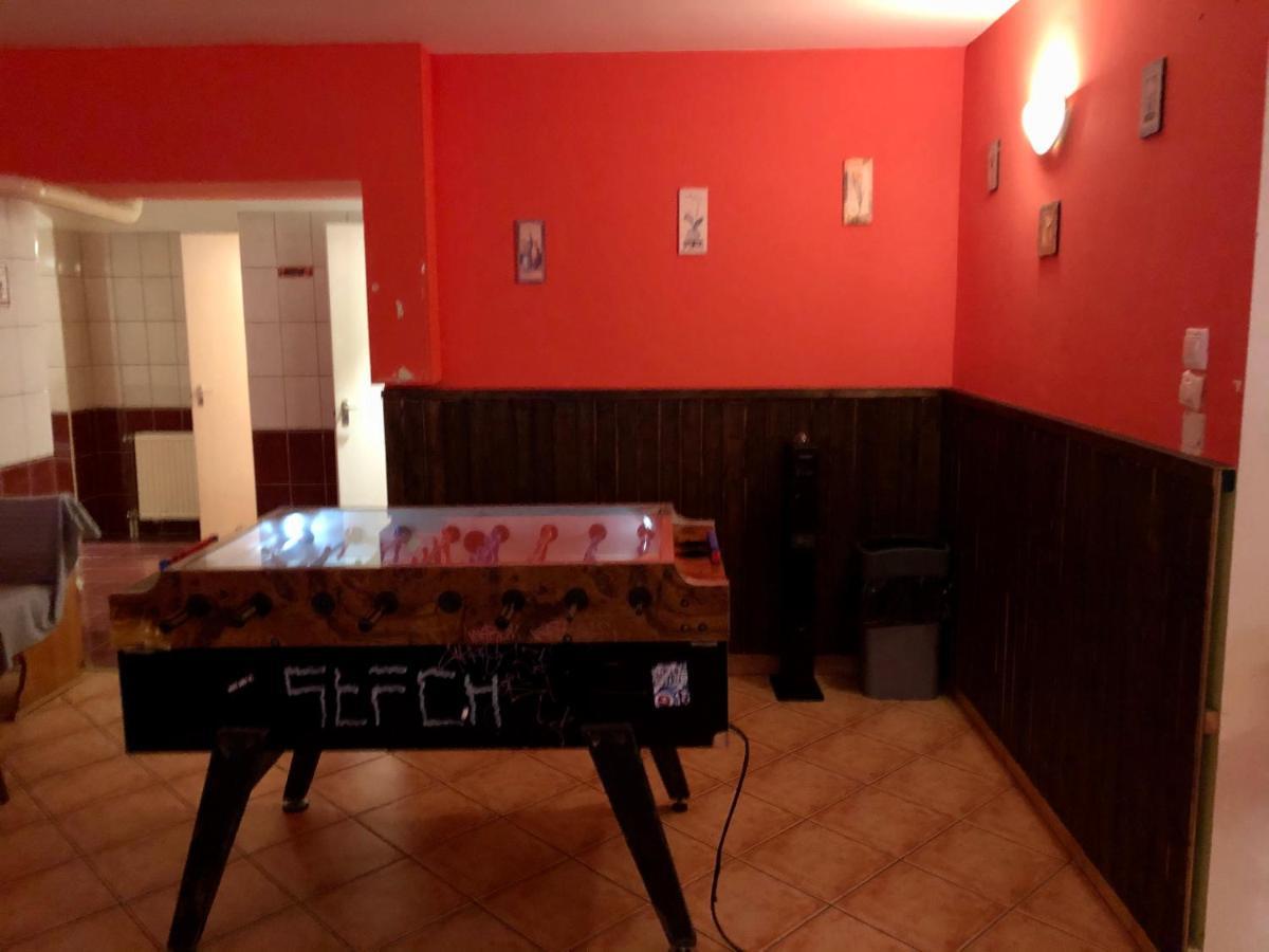 Whole Basement Former Pub3 For Bachelor / Bachelorette Party 布达佩斯 外观 照片