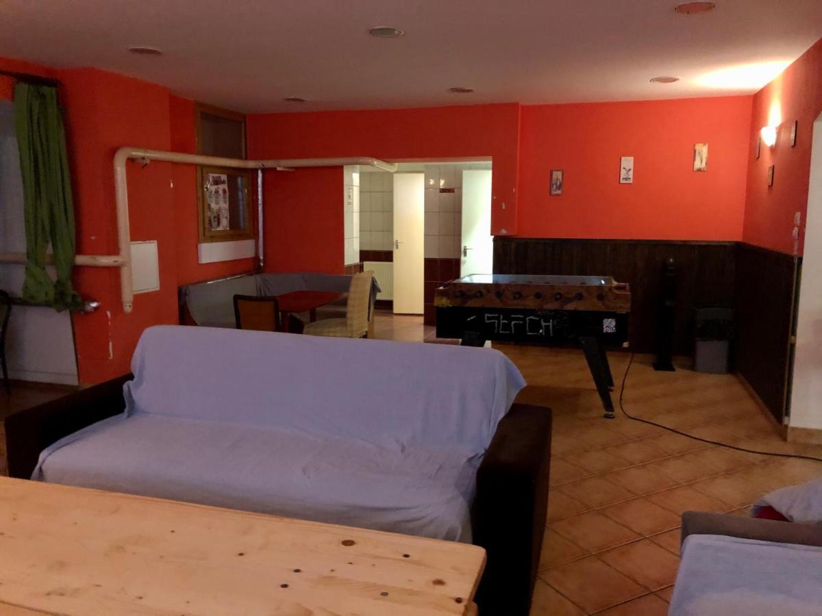 Whole Basement Former Pub3 For Bachelor / Bachelorette Party 布达佩斯 外观 照片